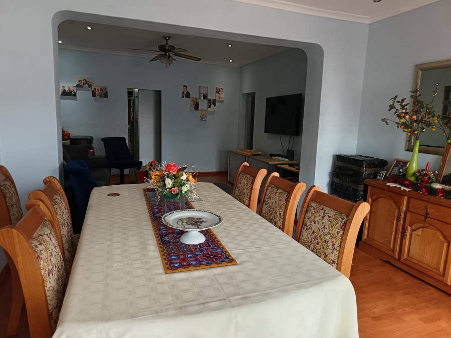 3 Bedroom Property for Sale in Athlone Western Cape